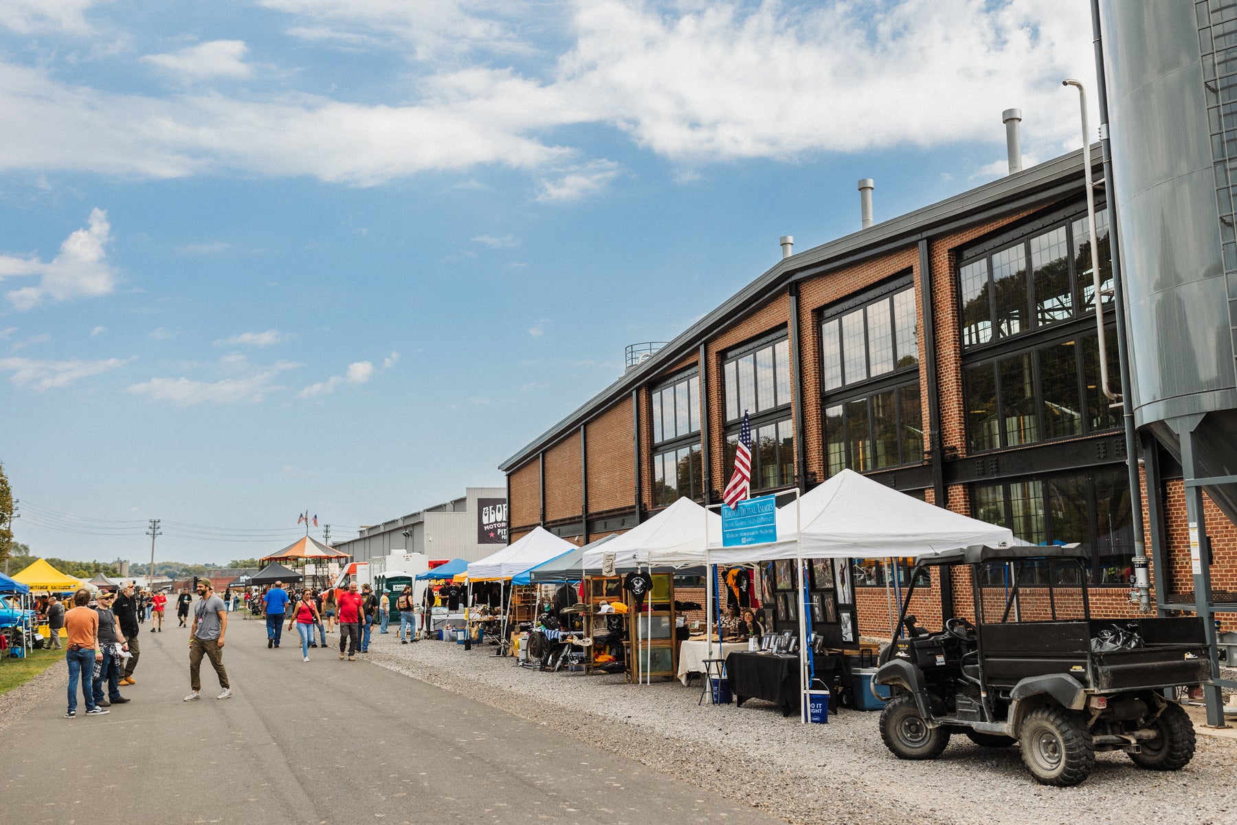 Outdoor Vendor - Building Row